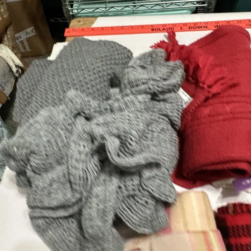 Lot of Scarves Winter 10 Assorted Colors Plaid Grandoe Inifinity Gray Red Pink
